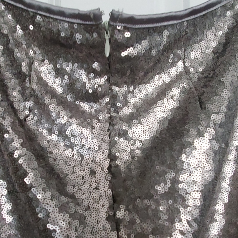 HOST PICK Silver Pewter Gunmetal Sequin Skirt BNWT - Picture 4 of 6